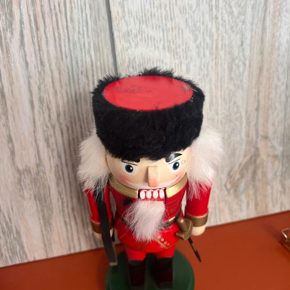 Vtg Wooden Soldier Nutcracker Red Uniform Faux Fur Hat Christmas Decor 7 Inch